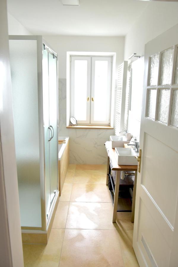 White Midsommar - Stilvolle Wohnung, 3 Schlafzimmer, Wohnzimmer, Kueche Landshut Exterior foto